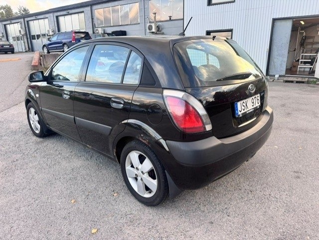 Kia Rio 2009, photo 4/5