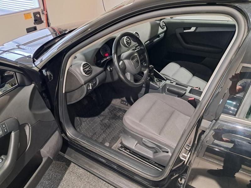 Audi A3 5DR 2012, bild 2/7