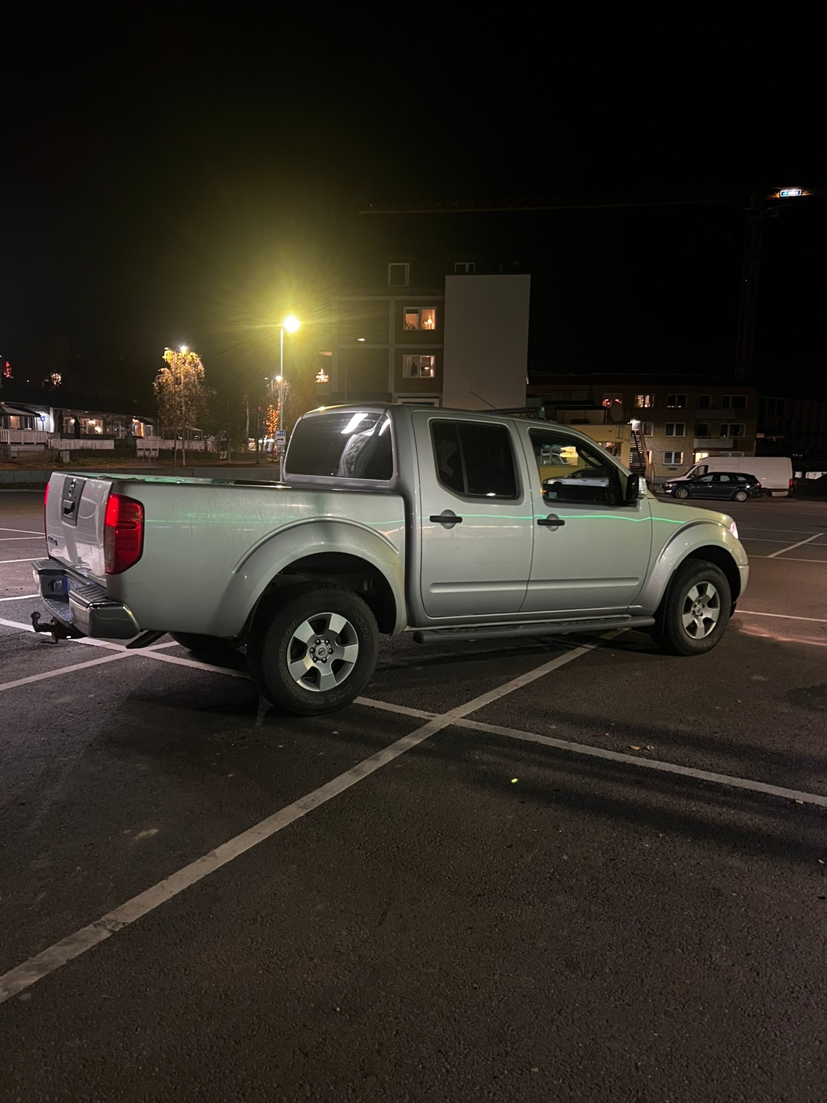 Nissan Navara 2010, kuva 4/10