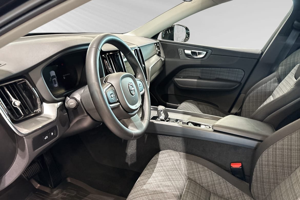 Volvo XC60 2023, photo 7/10