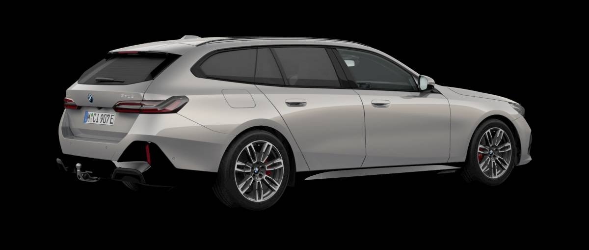 BMW 530 e xDrive Touring 2026, photo 3/5