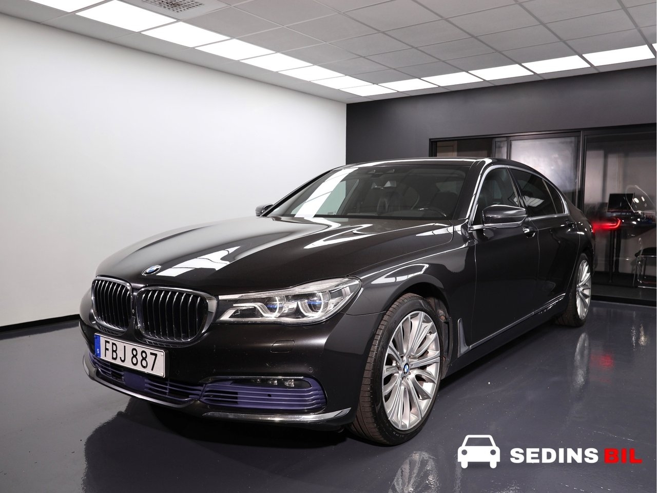BMW 730