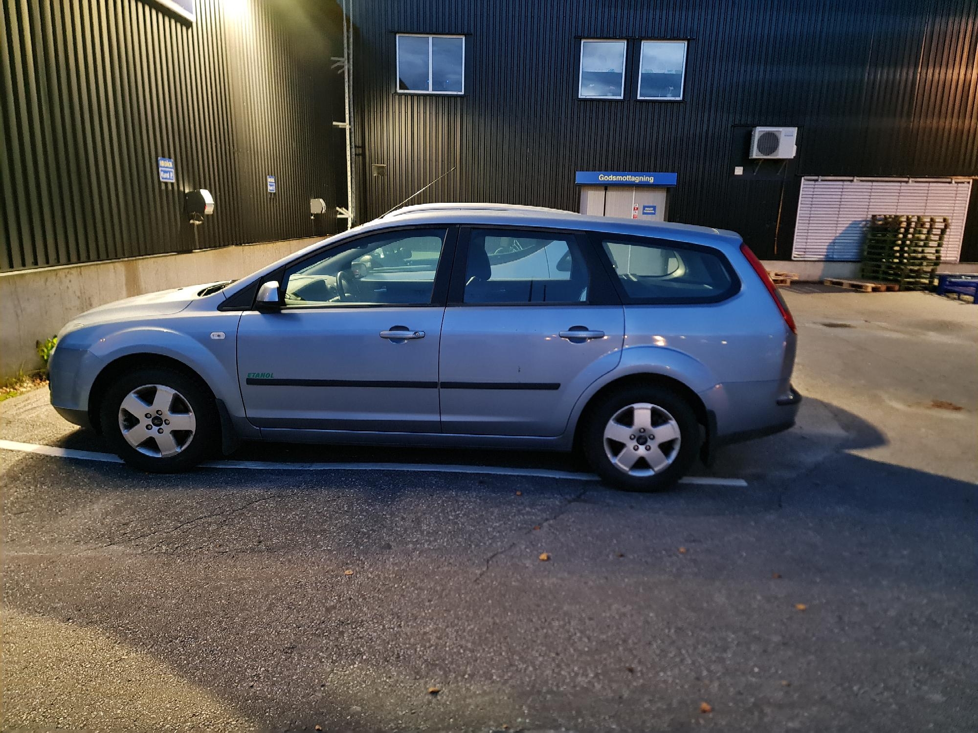 Ford Focus Kombi 1.8 Flexifuel Manuell 2007, photo 4/5