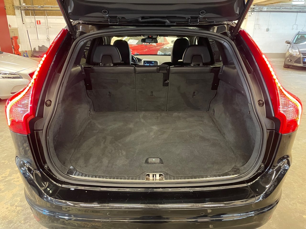 Volvo XC60 2016, kuva 7/10