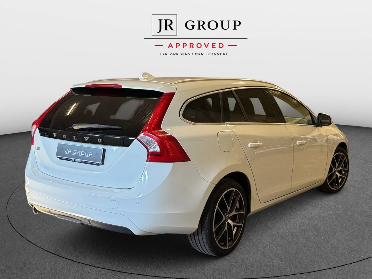 Volvo V60 D3 150HK Aut Summum 18tum 2018, bild 6/10