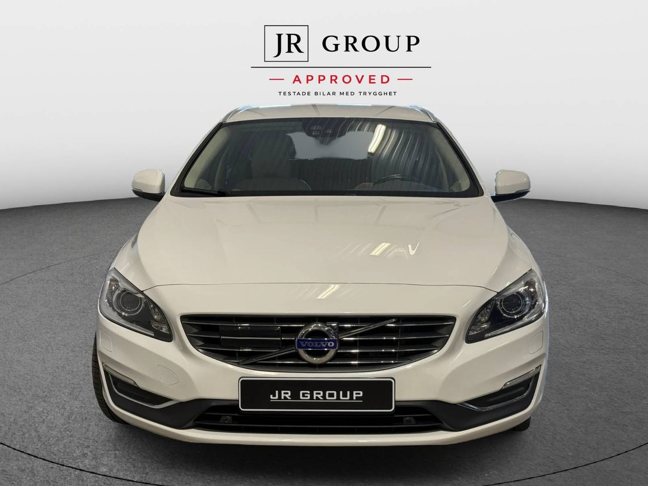 Volvo V60 D3 150HK Aut Summum 18tum 2018, bild 2/10