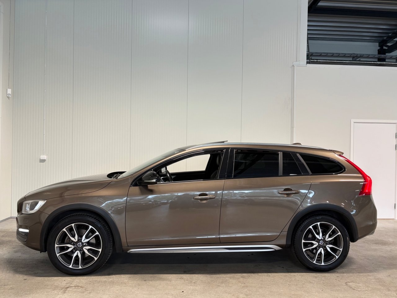 Volvo V60 Cross Country 2016, bild 6/10