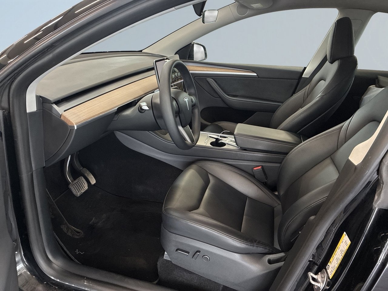 Tesla Model Y 2025, bild 7/10