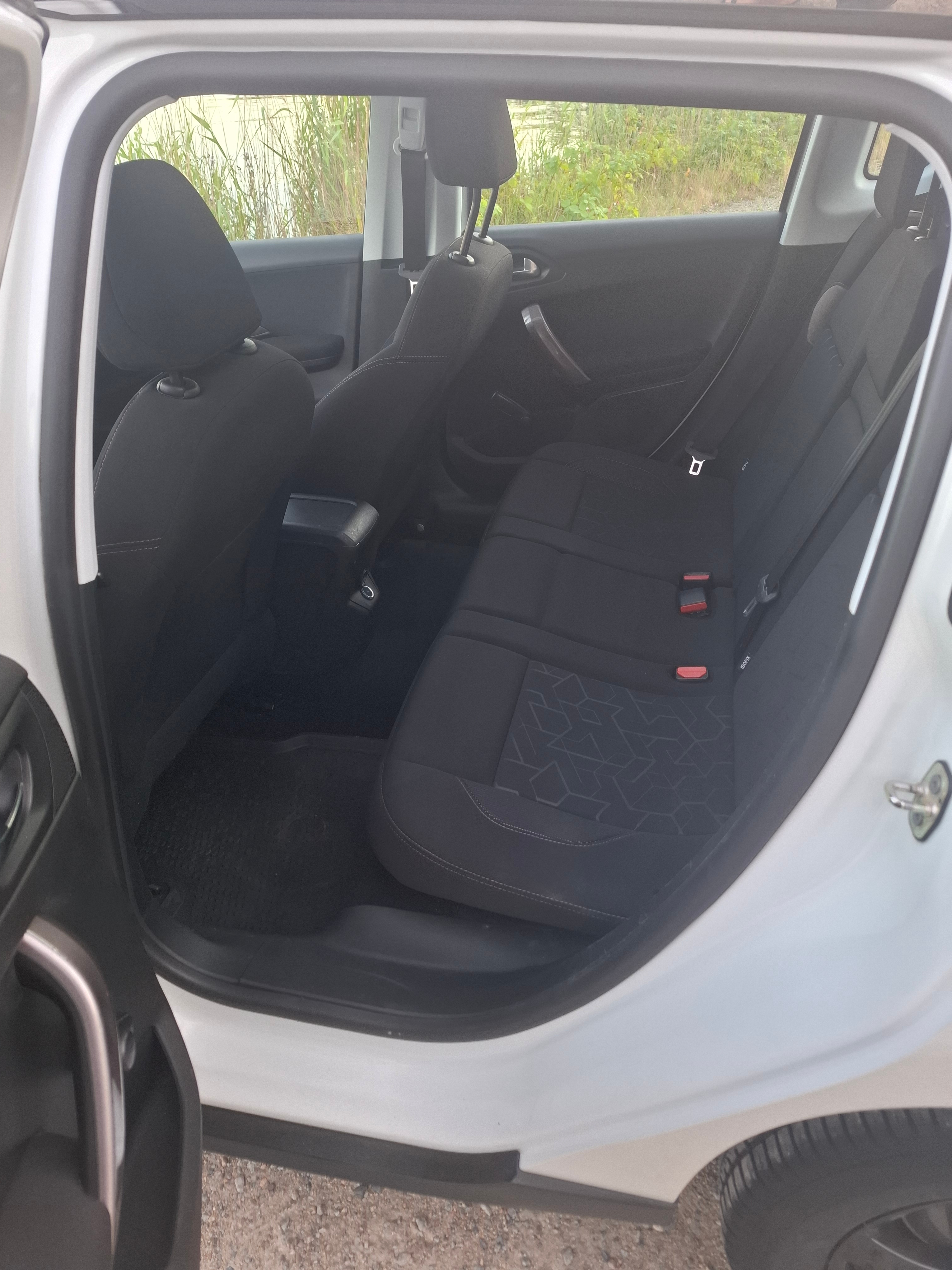 Peugeot 2008 1.2 VTi Manuell 2013, kuva 7/10