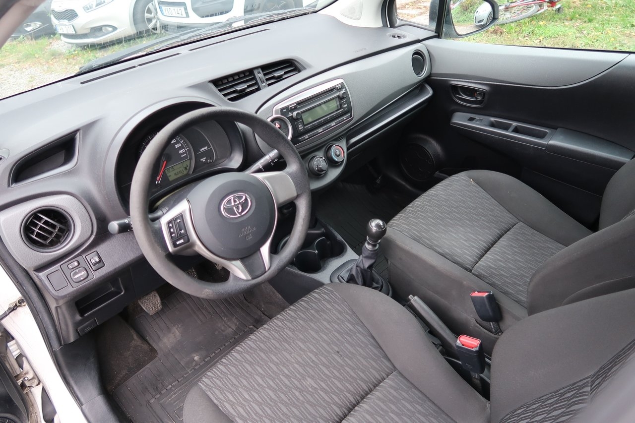 Toyota Yaris 2012, bild 6/6
