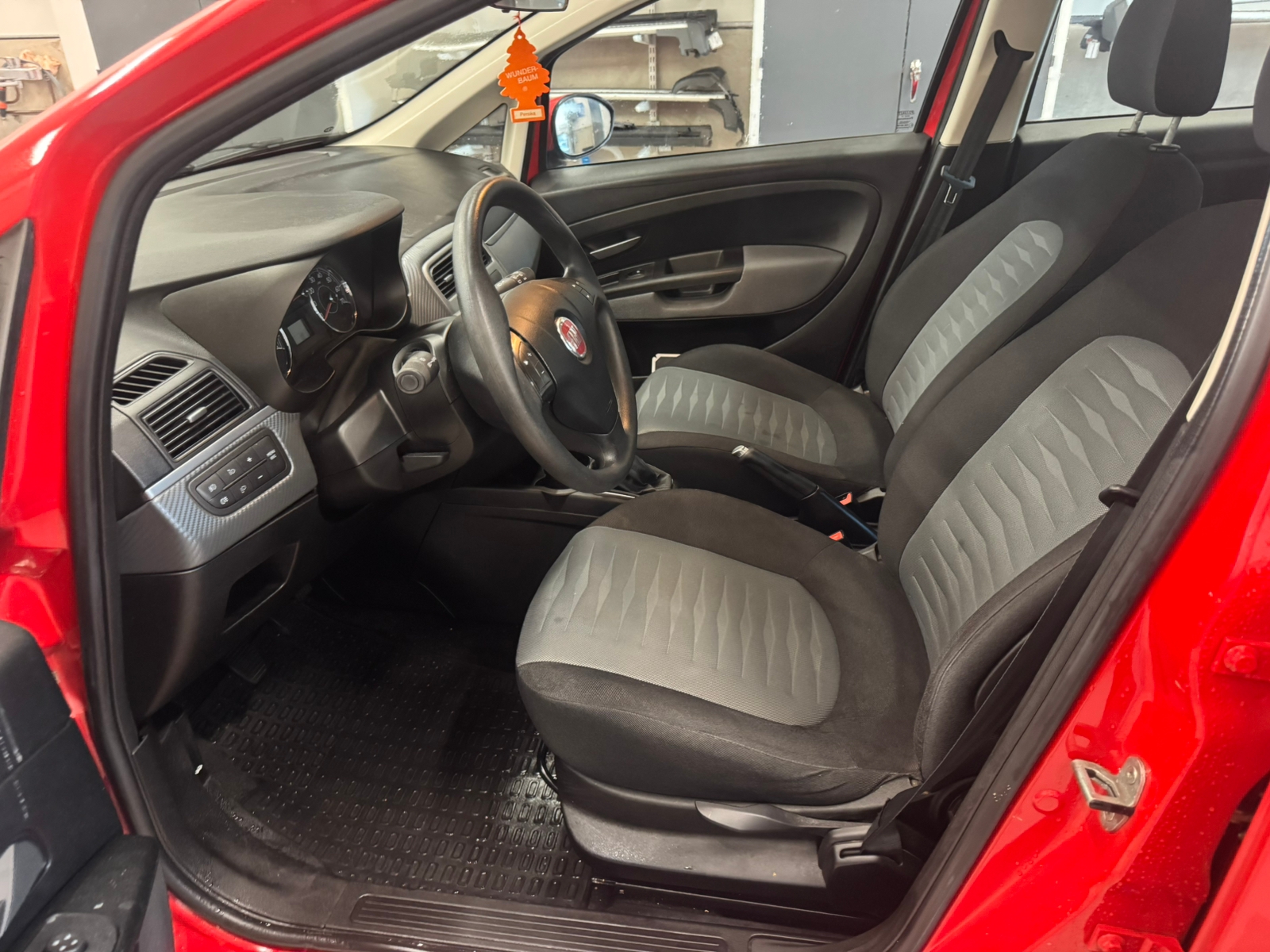 Fiat Punto Evo 5-dörrars 1.4 Manuell 2010, bild 7/10
