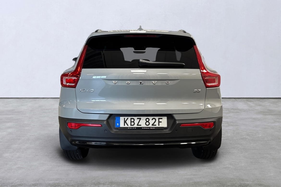 Volvo XC40 B3 FWD Bensin Plus Dark 2025, bild 5/10