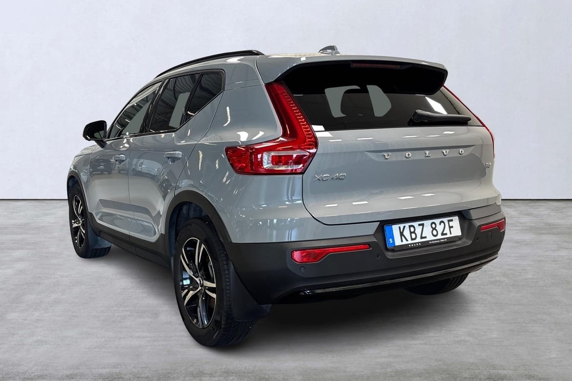 Volvo XC40 B3 FWD Bensin Plus Dark 2025, bild 4/10