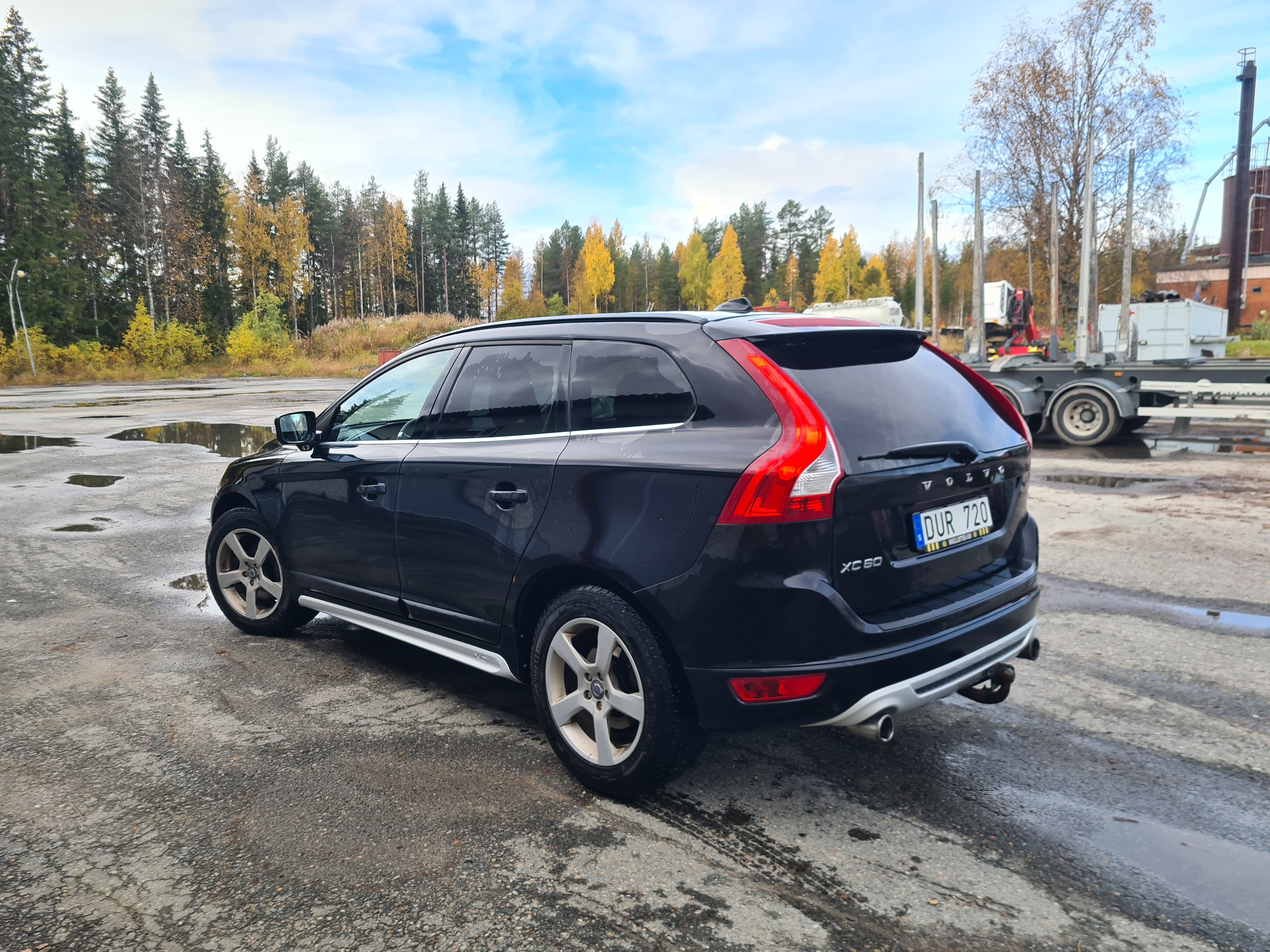 Volvo XC60 D5 AWD Geartronic R-Design 2010, bild 2/5
