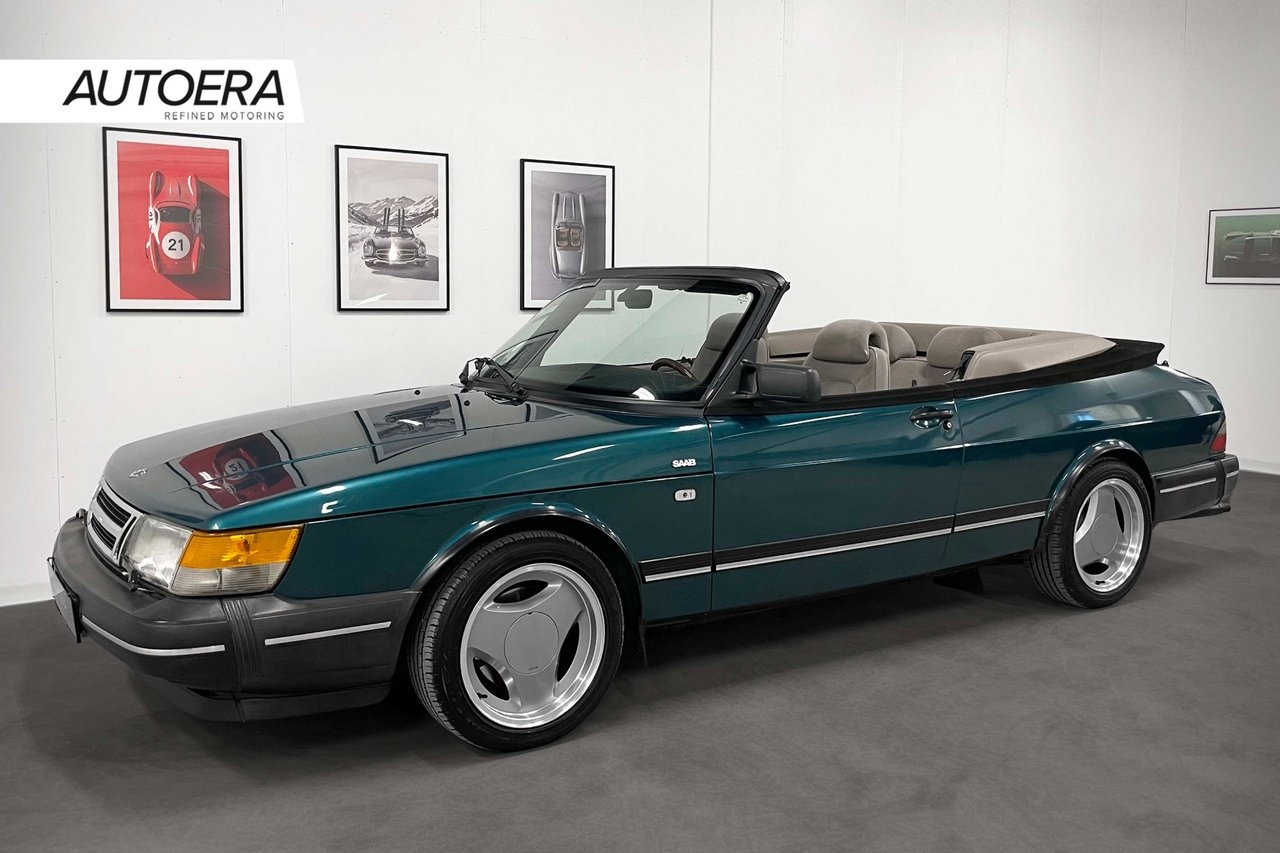 Saab 900