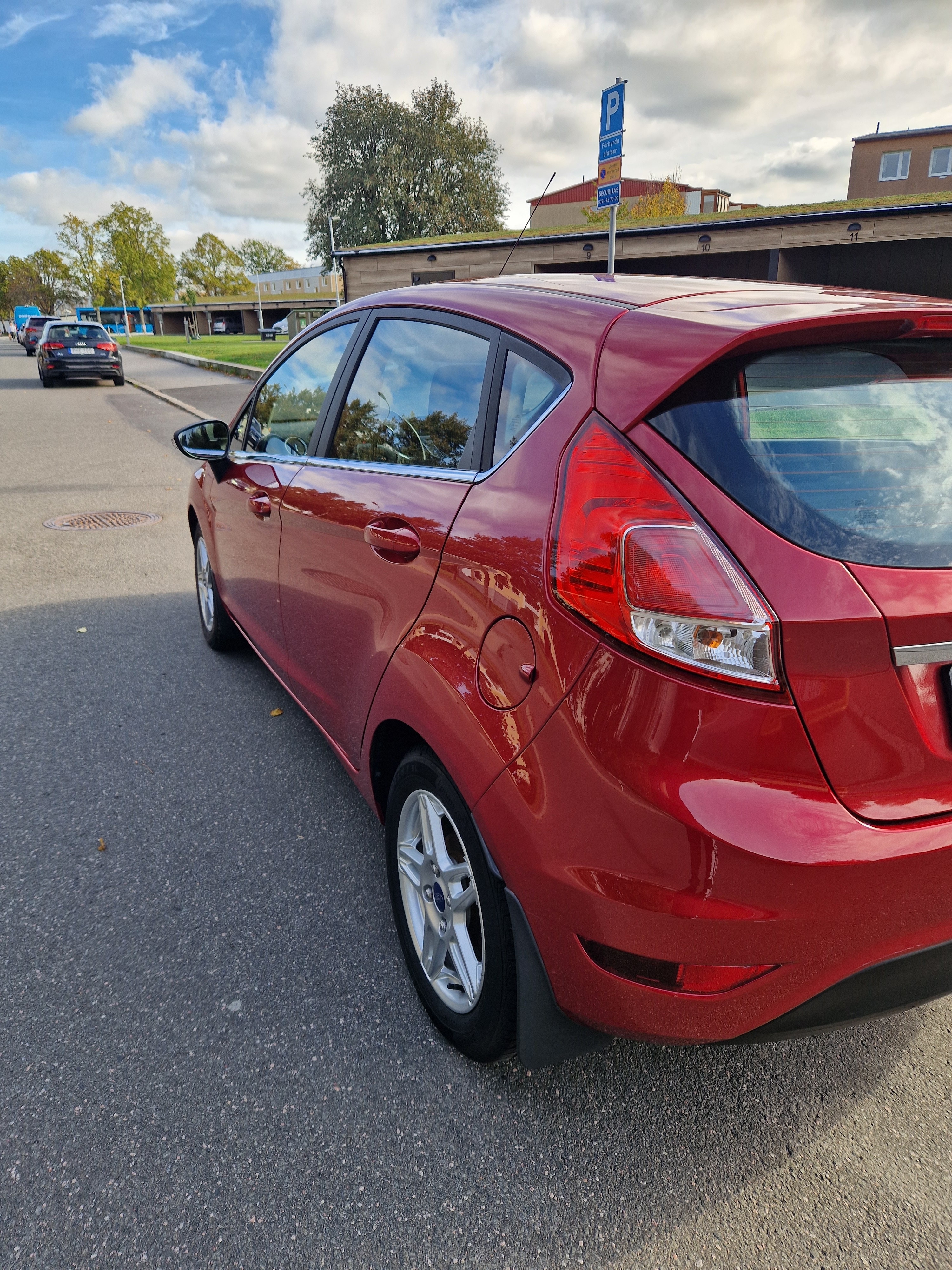 Ford Fiesta 5-dörrar 1.0 Manuell 2015, photo 3/8