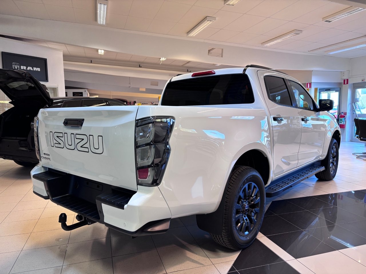 Isuzu D-max XRX DC 2.2D AT8 CNG v.2 2026, bild 4/8