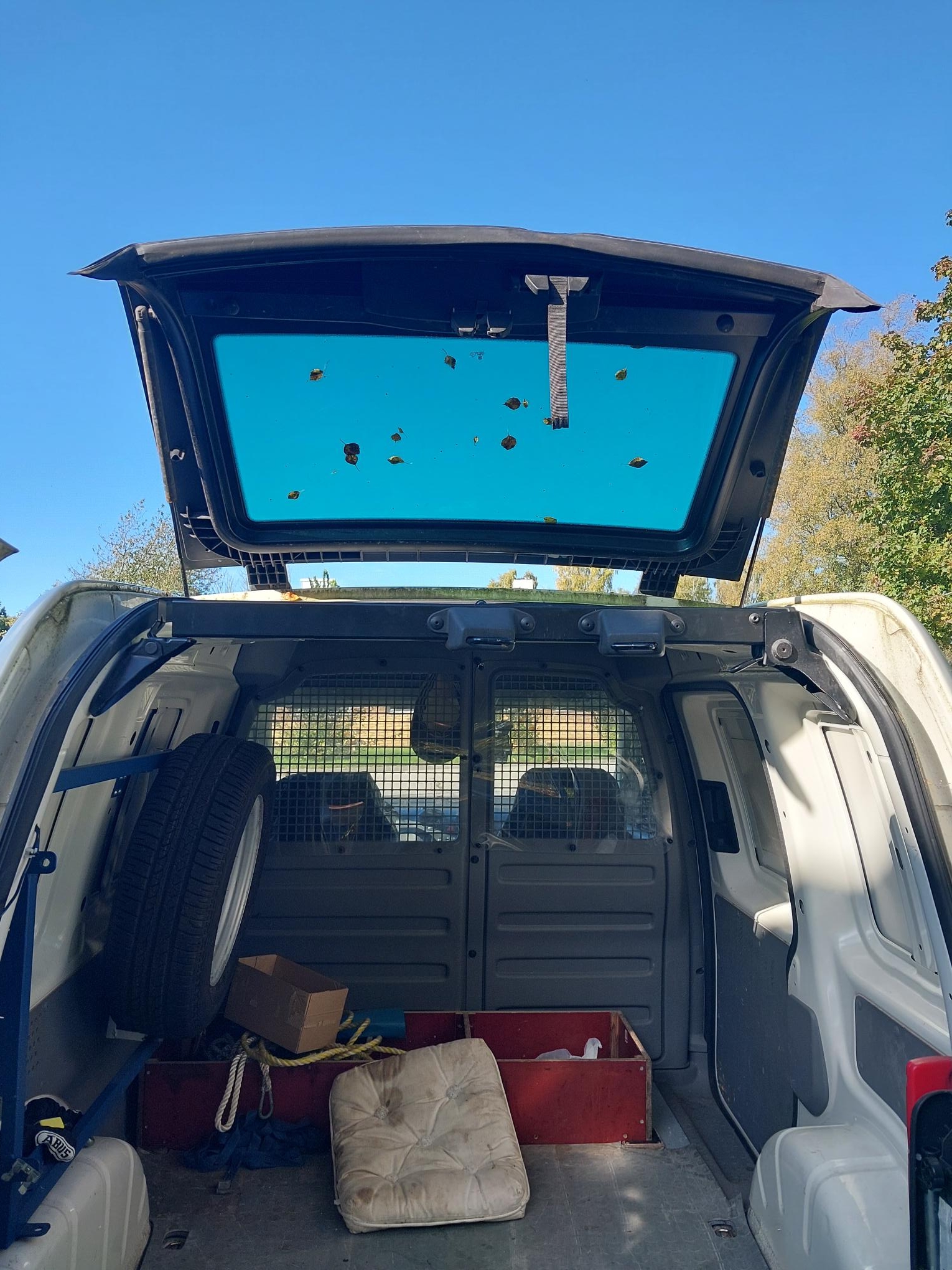 Volkswagen Caddy 2009, kuva 4/6