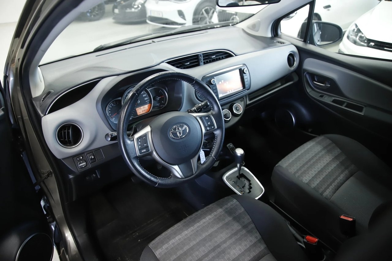Toyota Yaris 2016, bild 6/14