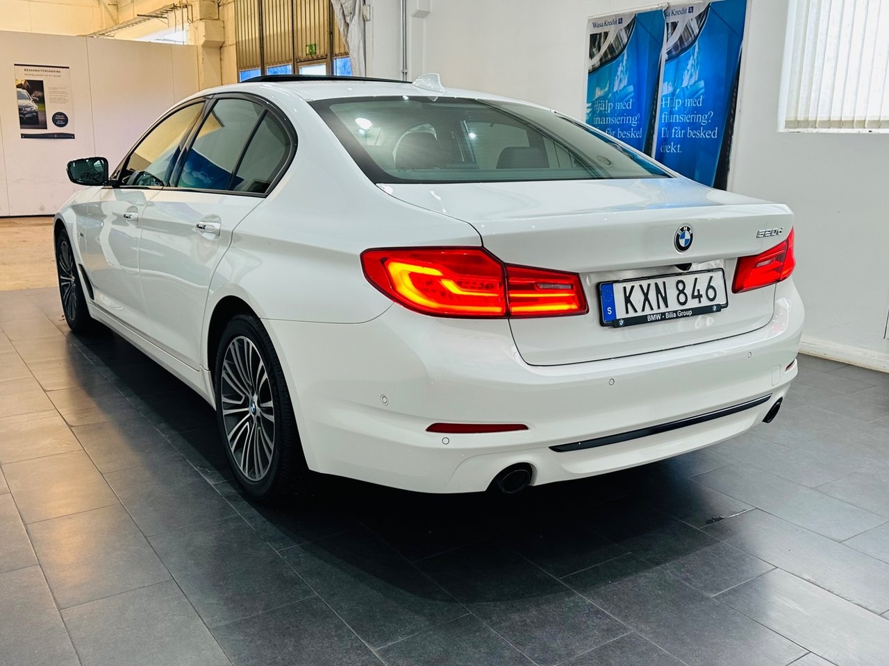 BMW 520 2018, photo 6/10