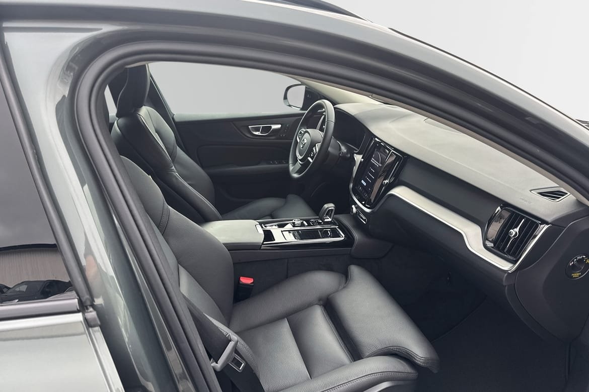 Volvo V60 T6 Plus Dark Nordic Edition 2026, bild 5/10