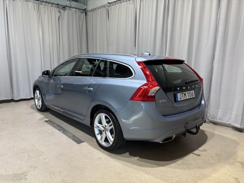 Volvo V60 2018, photo 3/10
