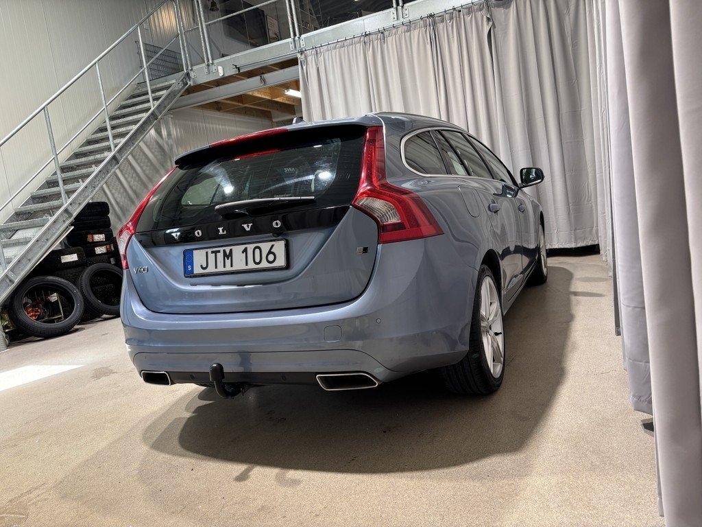 Volvo V60 2018, photo 5/10