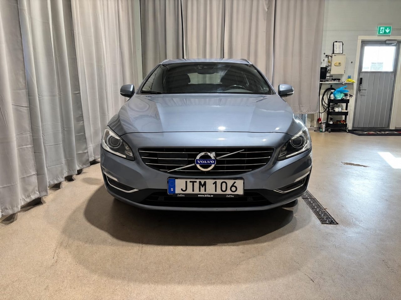 Volvo V60 2018, photo 6/10