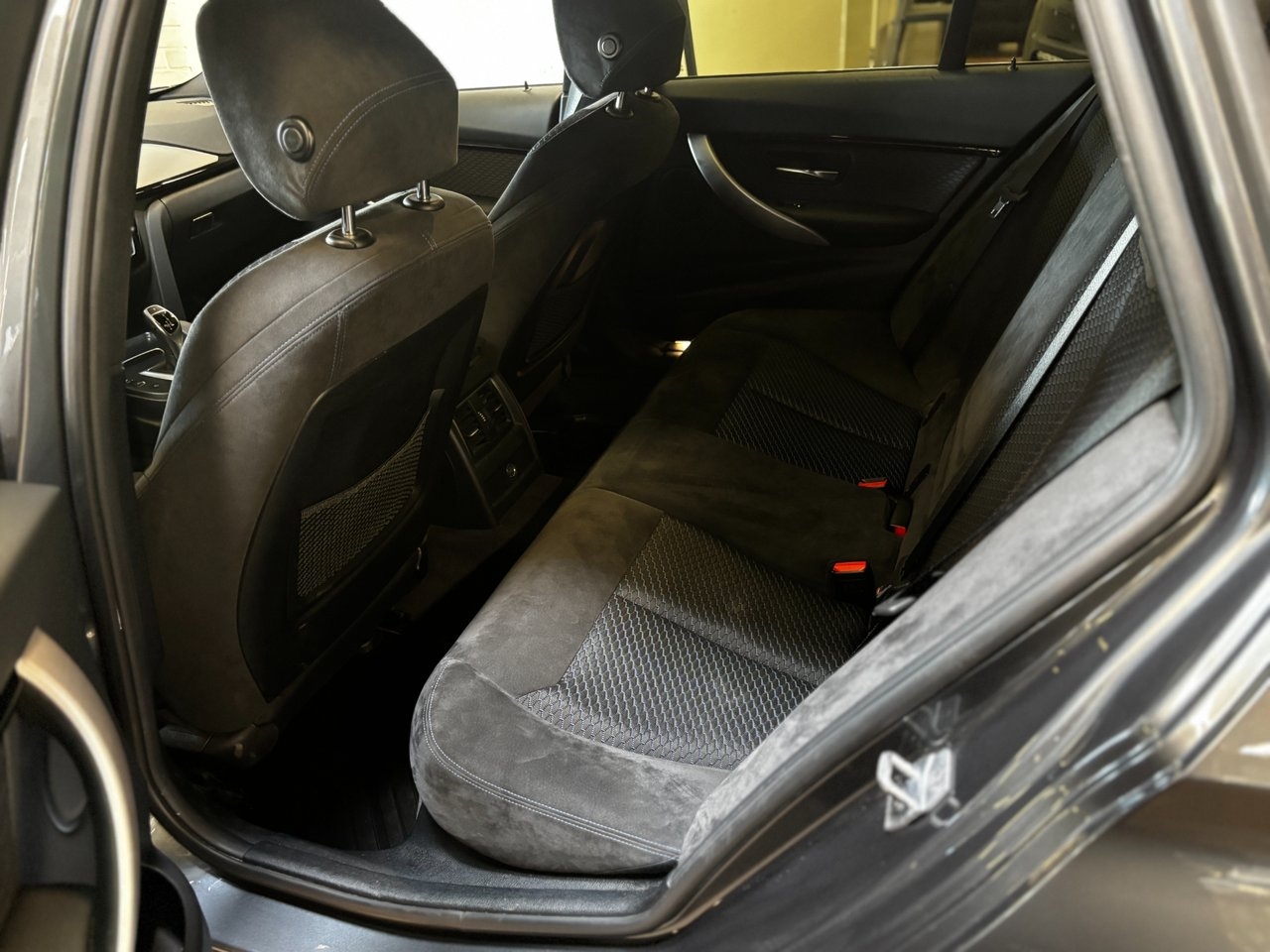 BMW 330 2017, bild 6/8