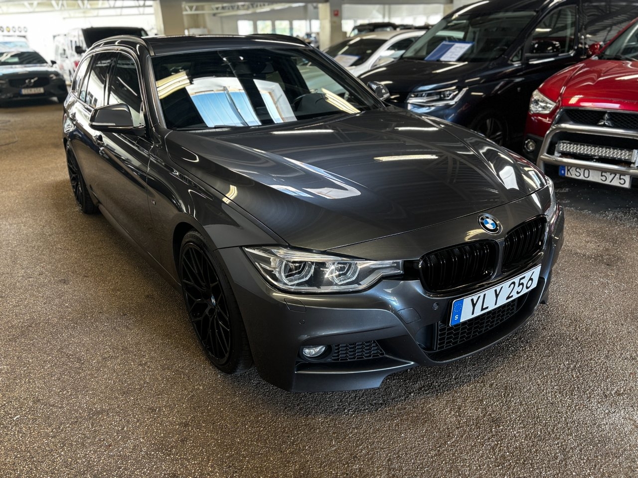 BMW 330 2017, bild 2/8