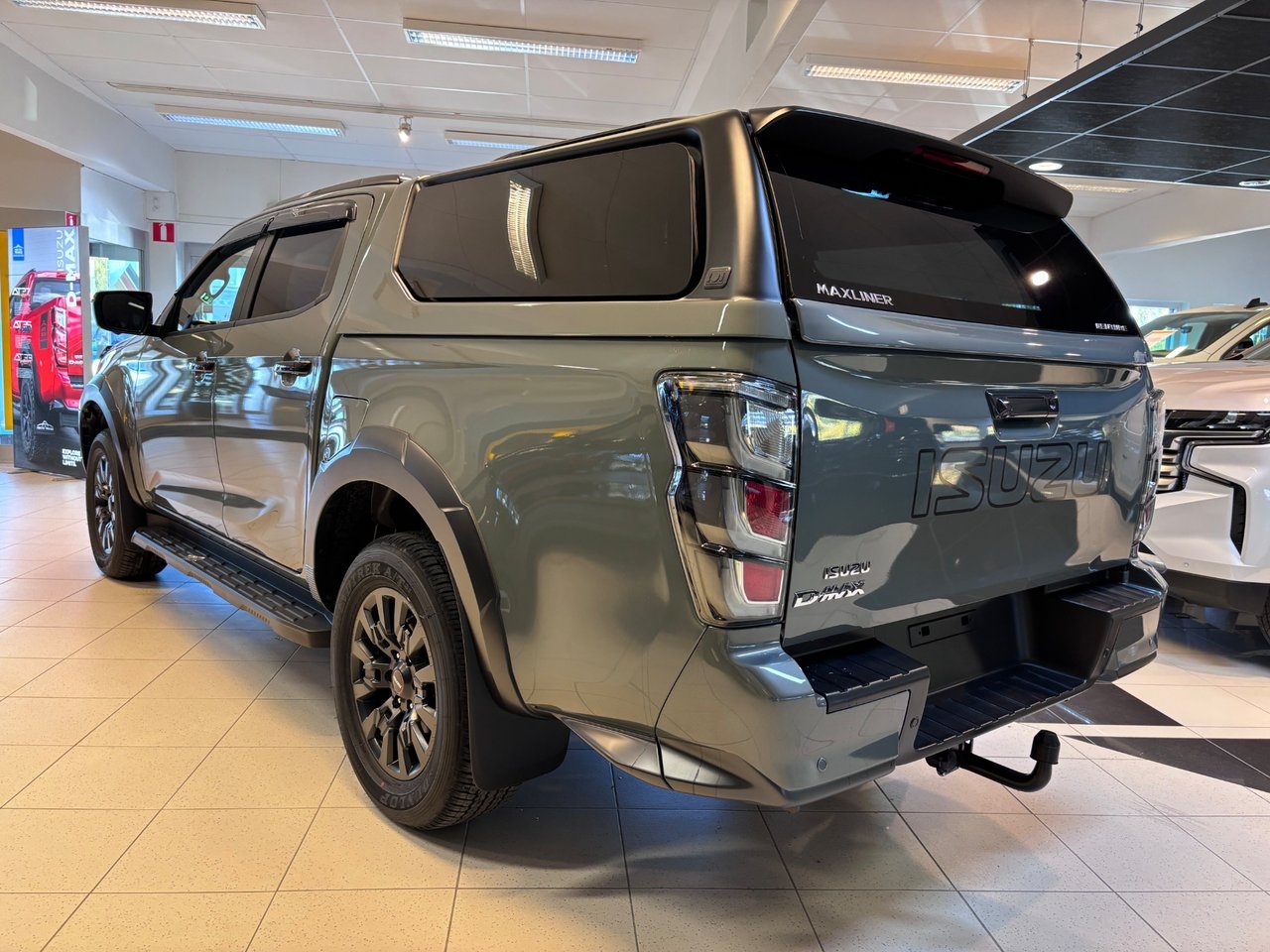 Isuzu D-max XRX DC 2.2D AT8 CNG v.1 2026, photo 2/10