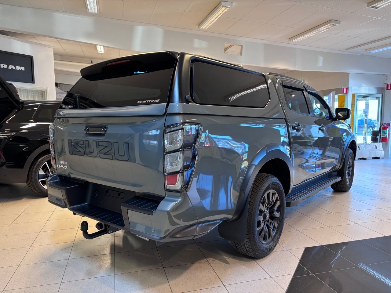 Isuzu D-max XRX DC 2.2D AT8 CNG v.1 2026, photo 7/10