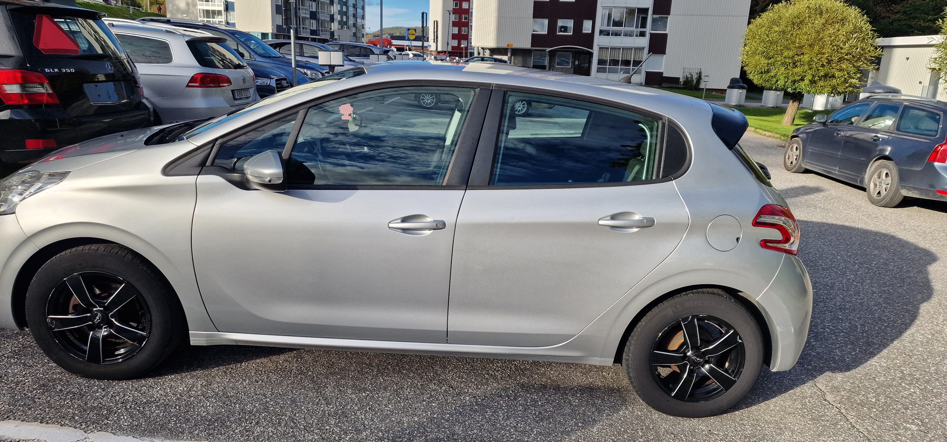 Peugeot 208