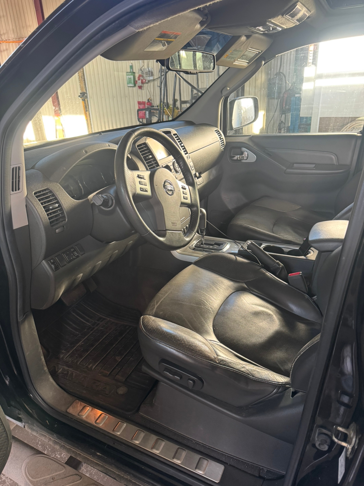 Nissan Navara 2015, bild 6/10