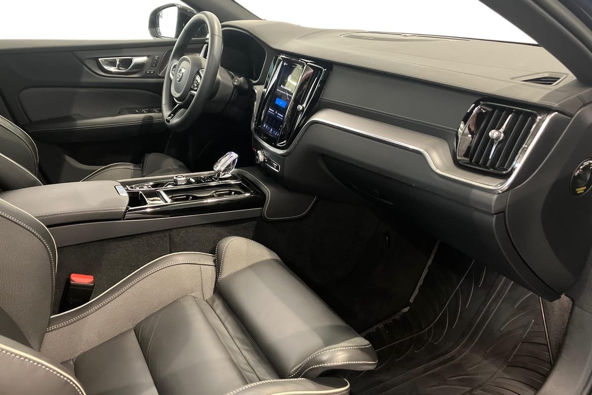 Volvo V60 Recharge T6 Ultima Dark 2023, bild 7/22