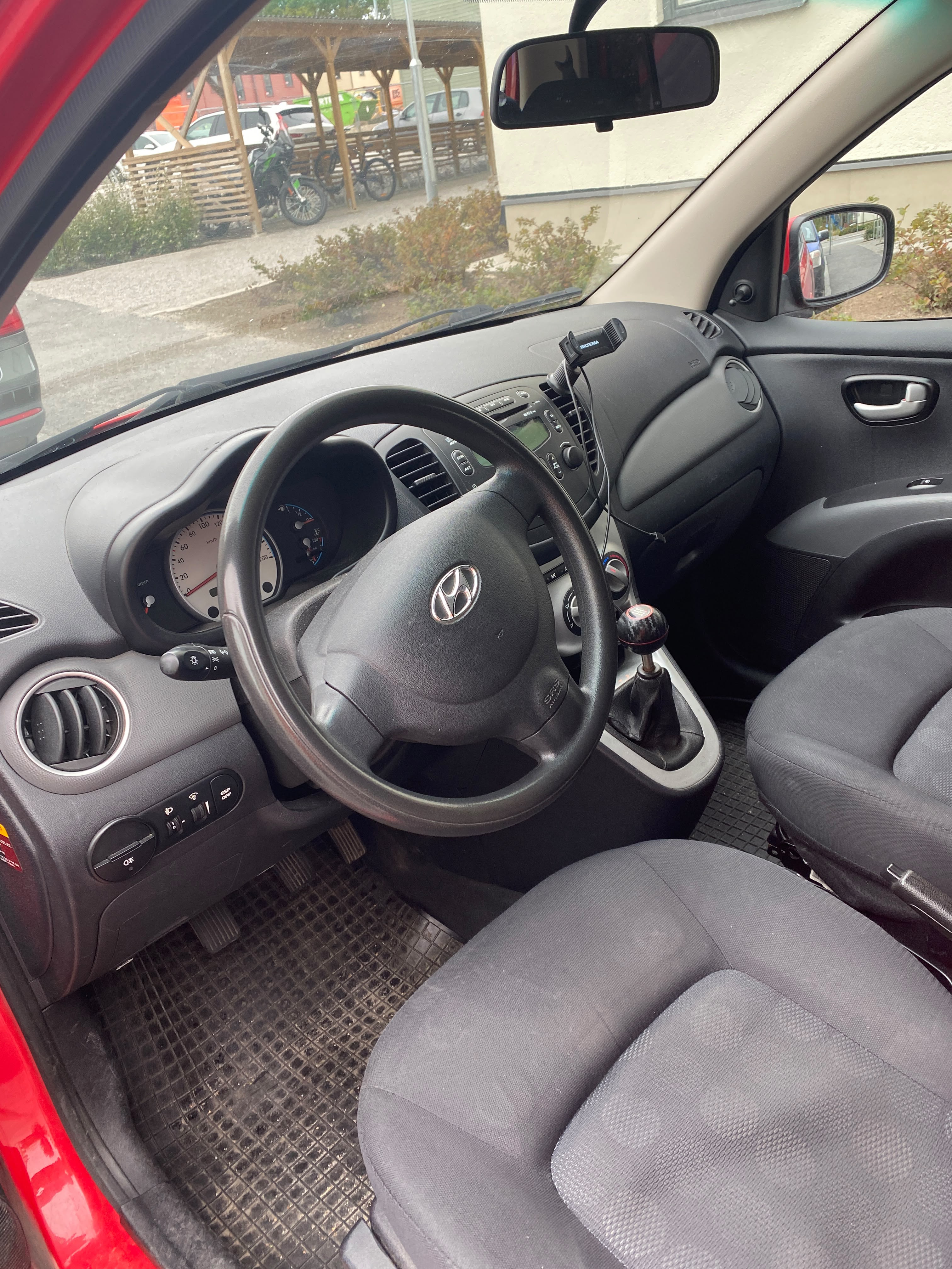 Hyundai i10 1.2 Manuell 2009, bild 7/8