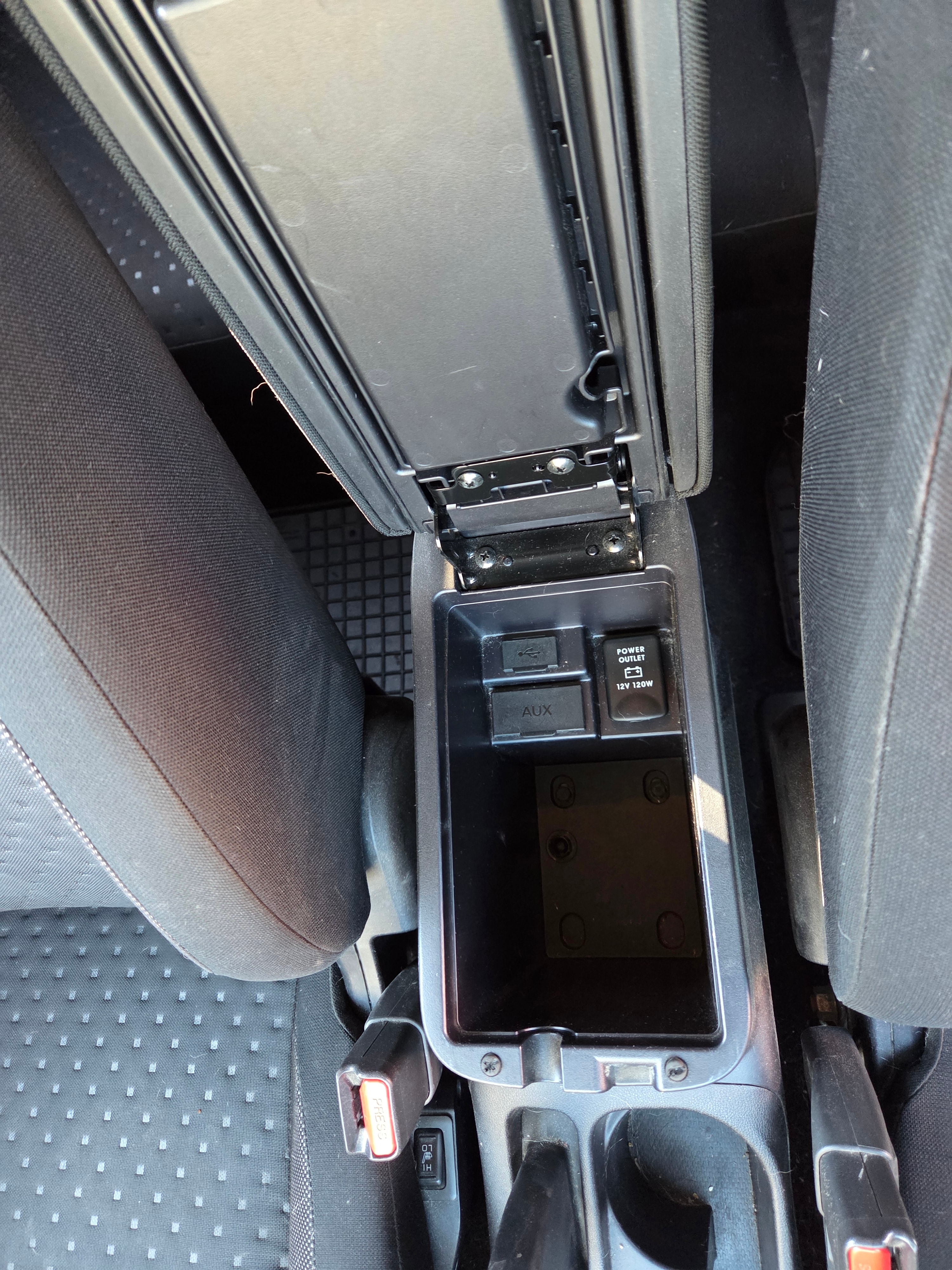 Mitsubishi ASX 2011, bild 4/6