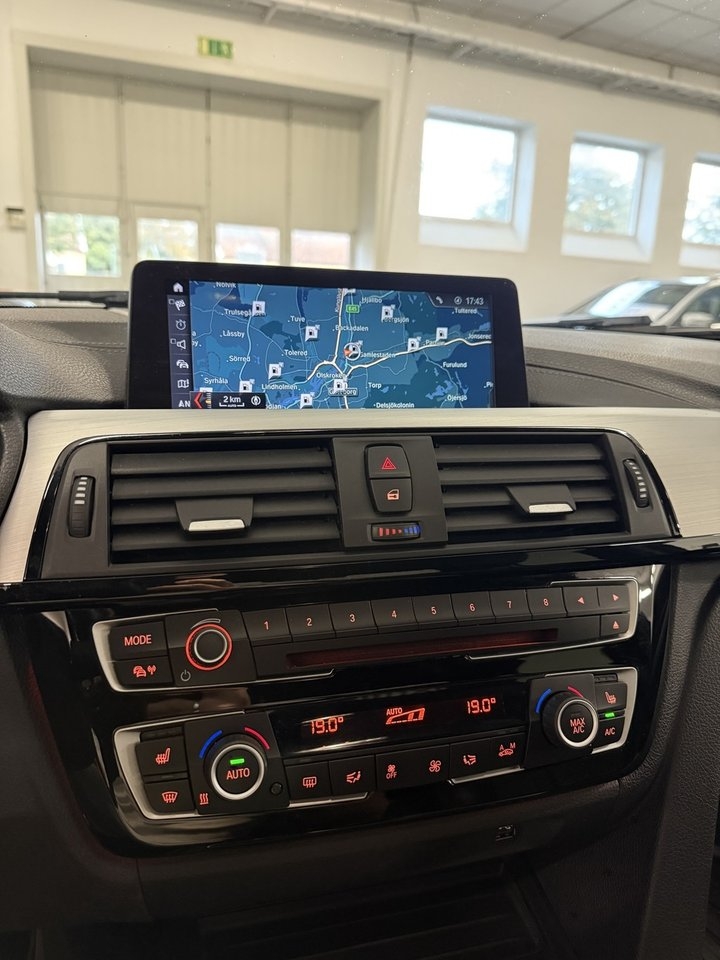 BMW 320 2018, bild 7/10