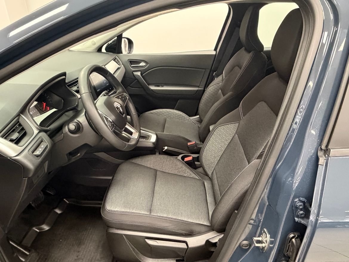Renault Captur TCe 140 Equilibre EDC 2024, photo 7/10