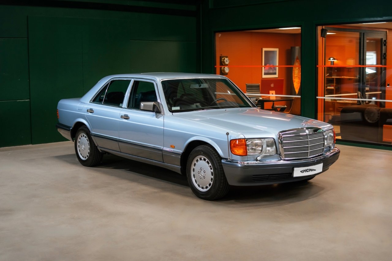 Mercedes-Benz 300