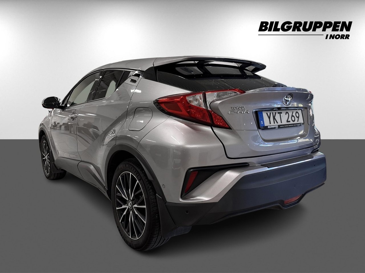 Toyota C-HR 2017, kuva 6/10