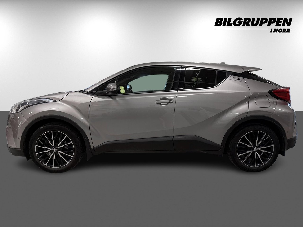 Toyota C-HR 2017, kuva 4/10
