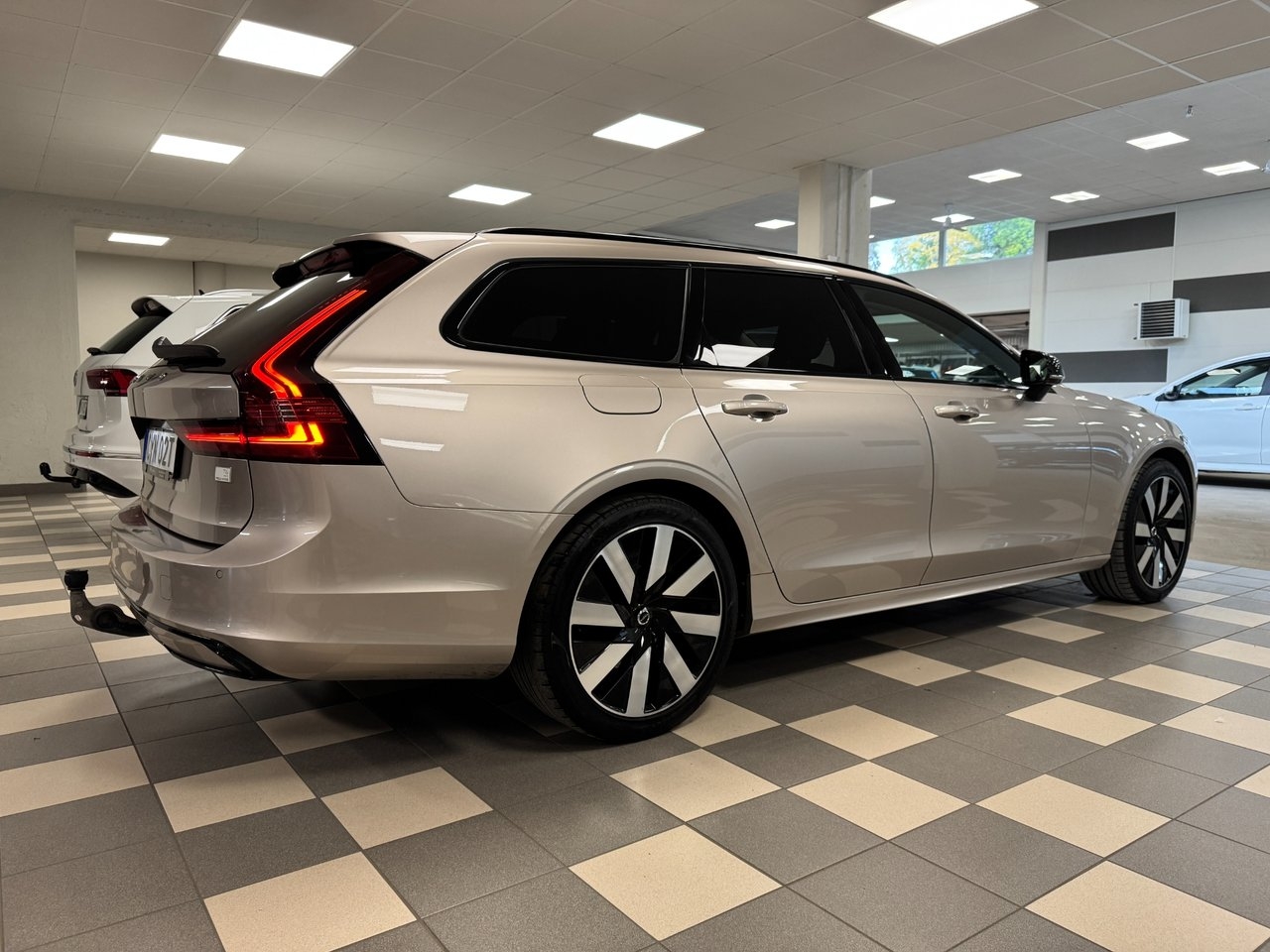 Volvo V90 2024, bild 6/10