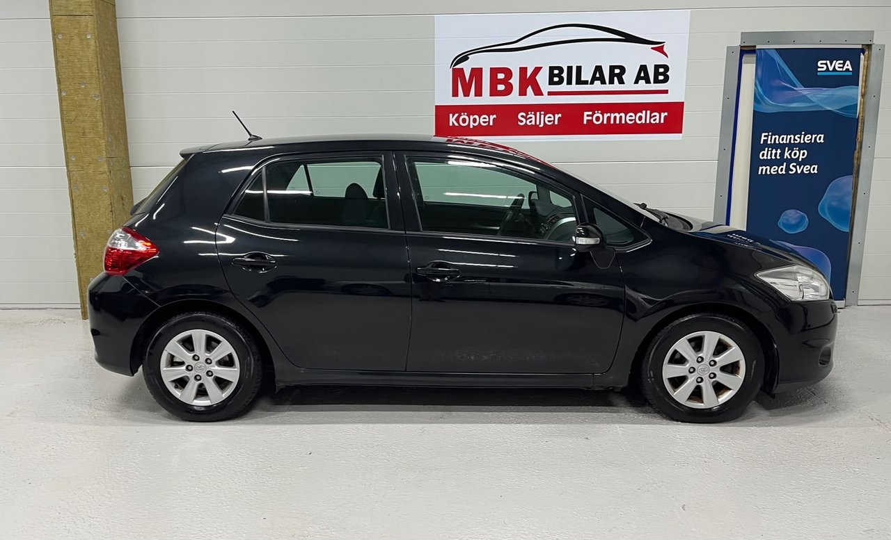 Toyota Auris 2011, bild 6/10