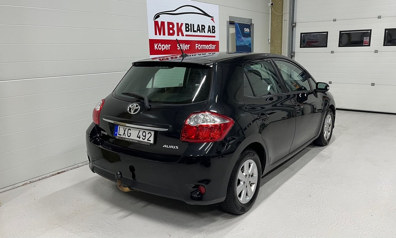 Toyota Auris 2011, bild 7/10