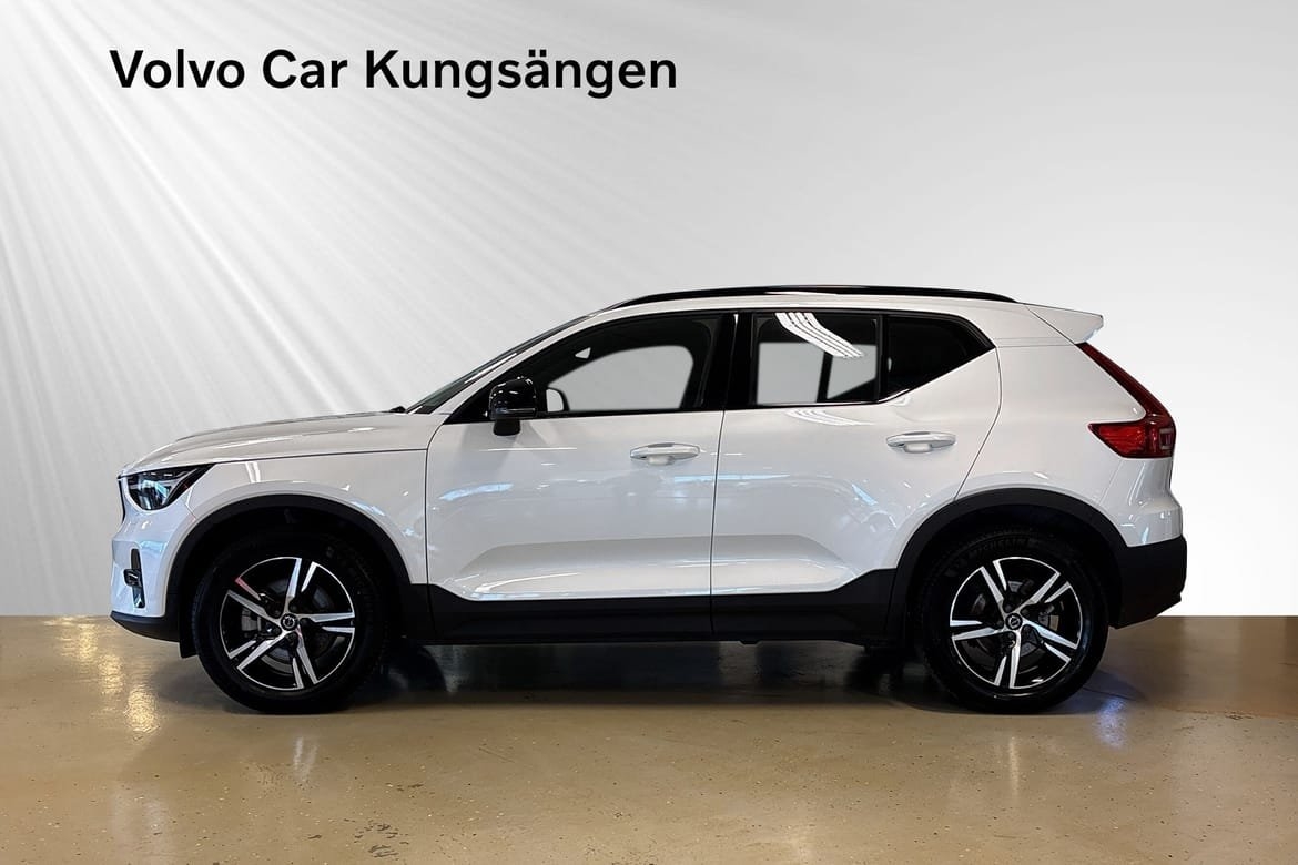Volvo XC40 B4 FWD Bensin Plus Dark 2025, bild 3/10