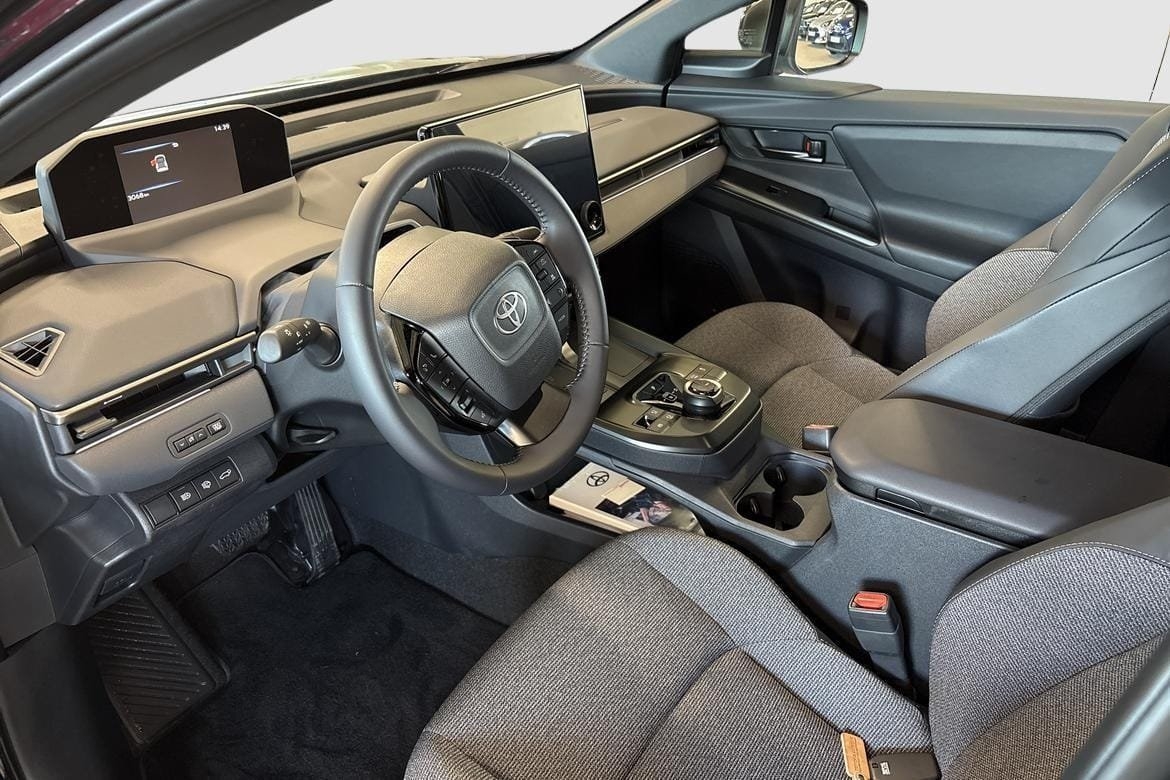 Toyota bZ4X ACTIVE TECH 2026, bild 7/10