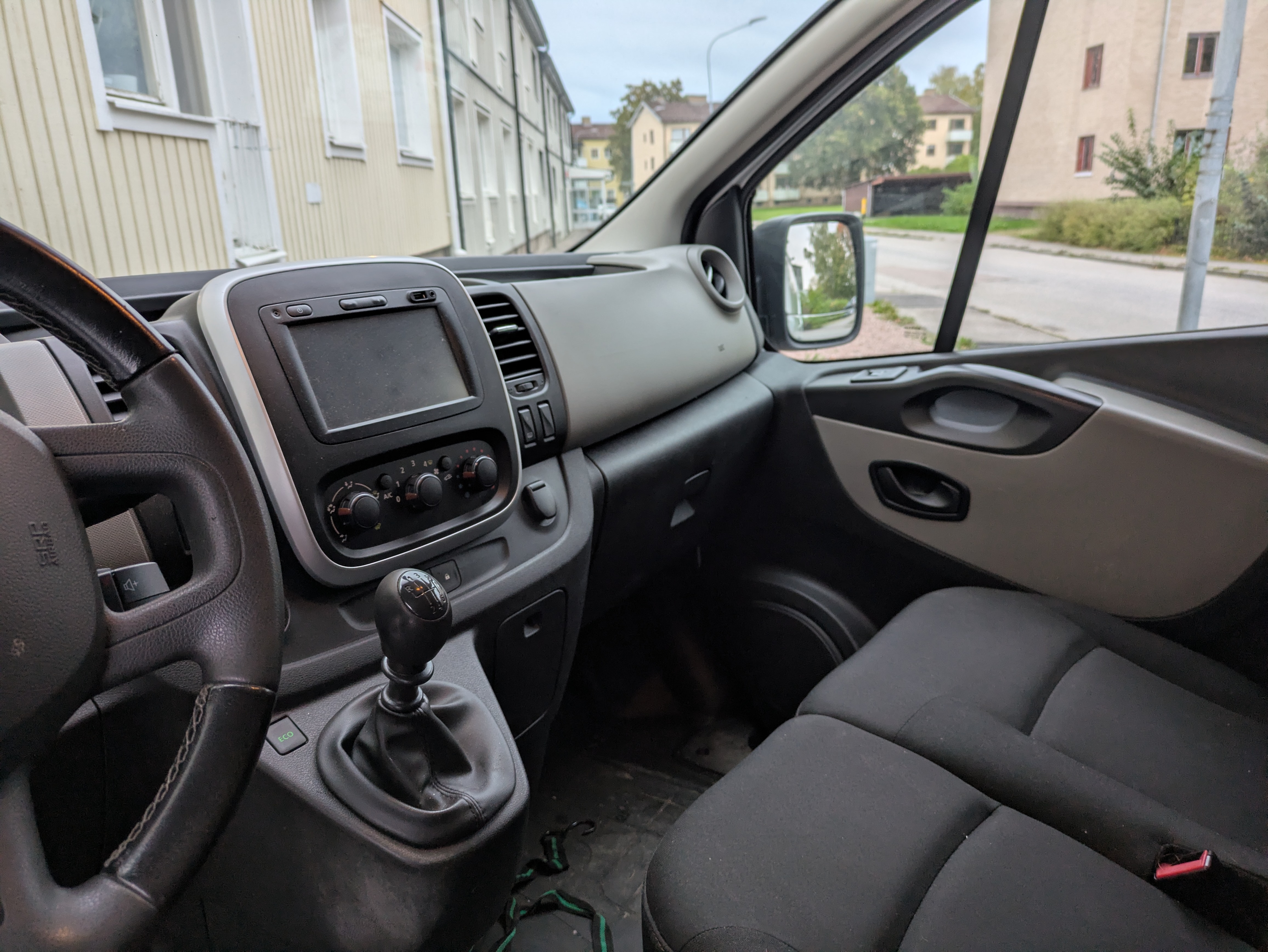 Renault Trafic 2017, photo 2/10