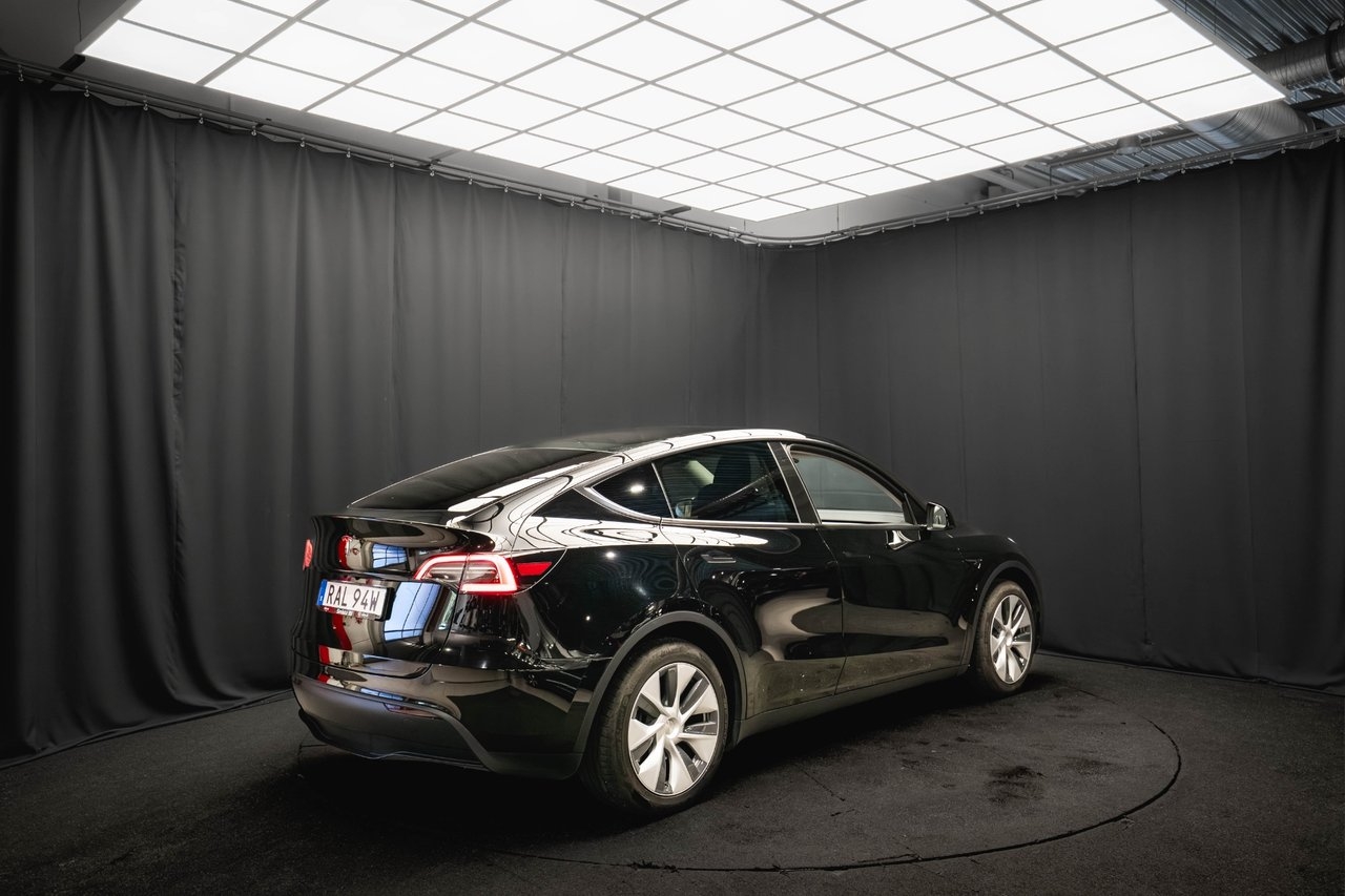 Tesla Model Y 2023, bild 7/10