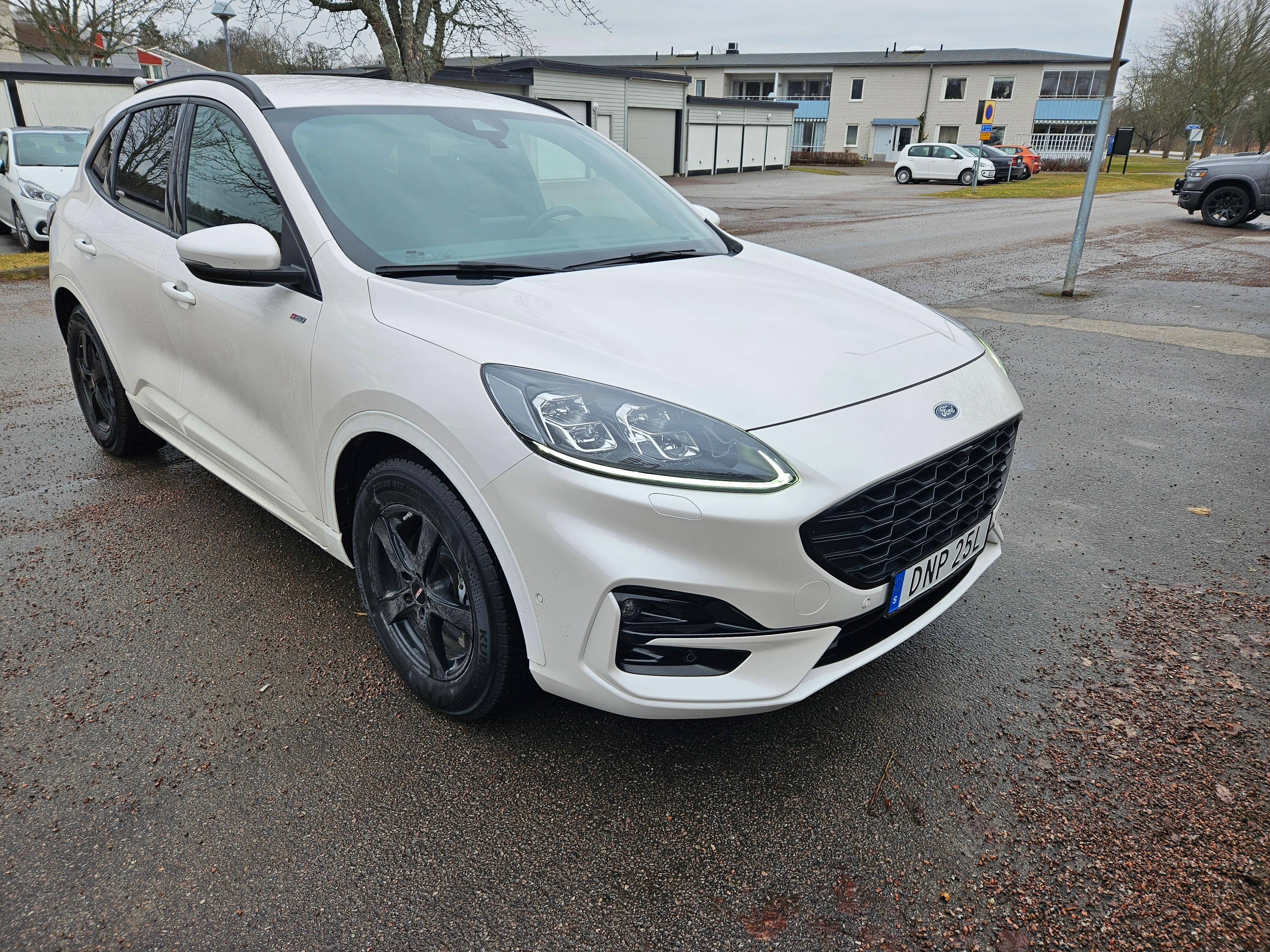 Ford Kuga Plug-In Hybrid E-CVT 2020, bild 5/5